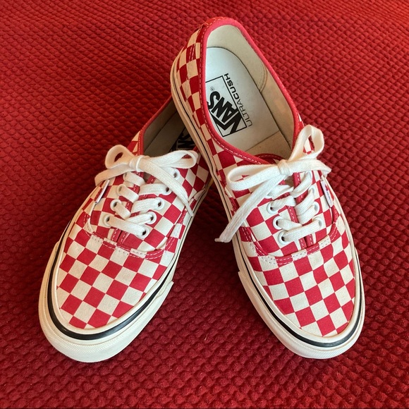 Vans Shoes - VANS OFF THE WALL Red White Checkered Pattern Ultra Cush Sz 9.5 W 8 M